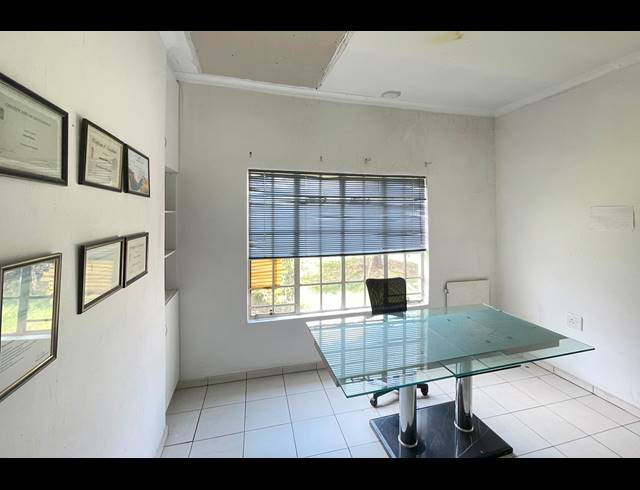 6 BEDROOM HOUSE FOR SALE IN PRESIDENT PARK